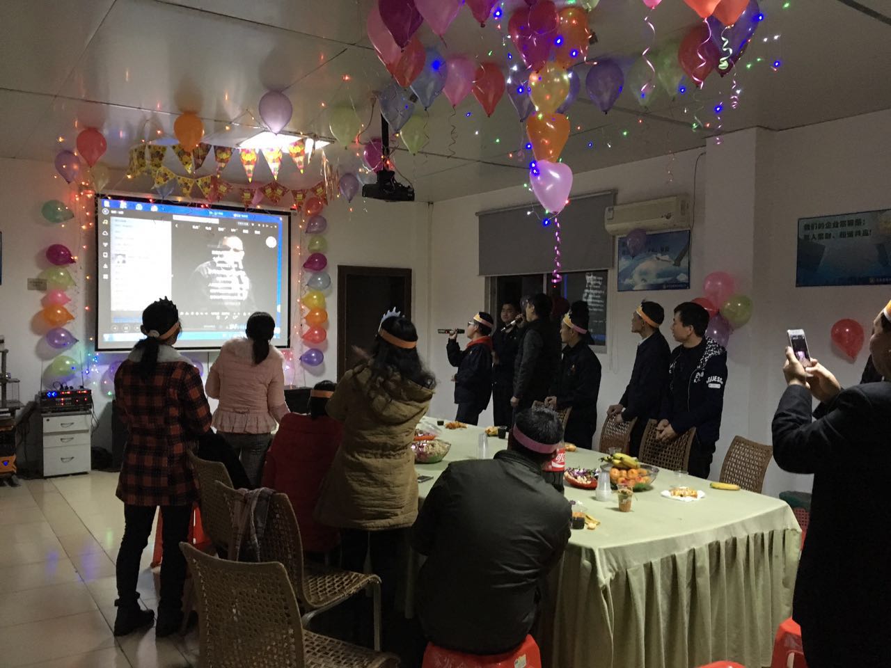 2016年第一季度员工生日晚会，不欢不散