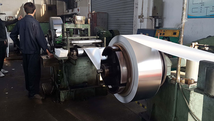 不锈钢带表面压痕的产生原因及处理方法